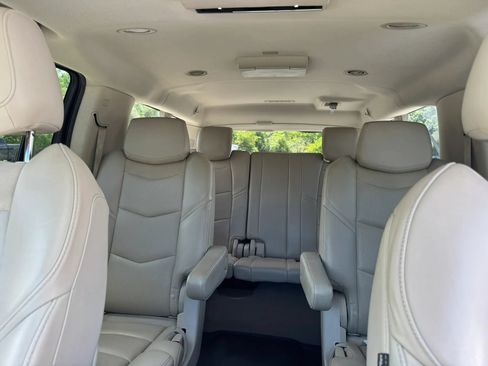 Used 2016 Cadillac Escalade ESV Premium AWD/4WD image 39