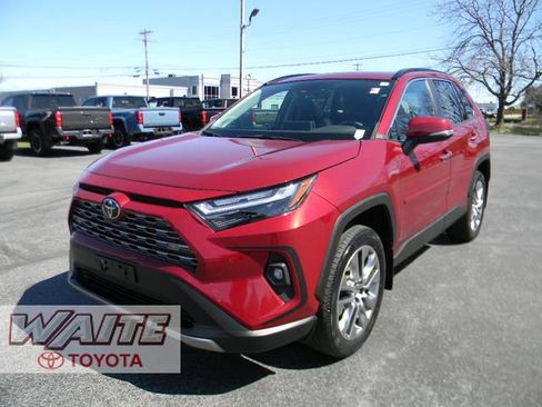 Used 2022 Toyota RAV4 Limited w/ Limited Grade Weather Package AWD/4WD image 6