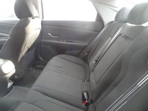 Used 2024 Hyundai Elantra SEL w/ Convenience Package FWD image 10