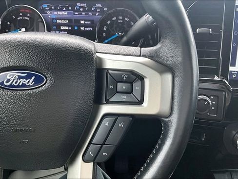 Used 2022 Ford F250 Lariat w/ Black Appearance Package image 11