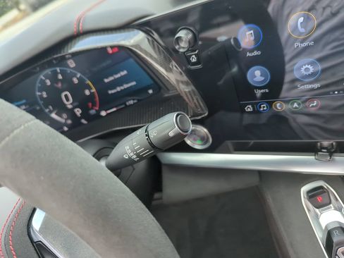 Used 2022 Chevrolet Corvette Stingray Premium Cpe w/ Z51 Performance Package RWD image 19