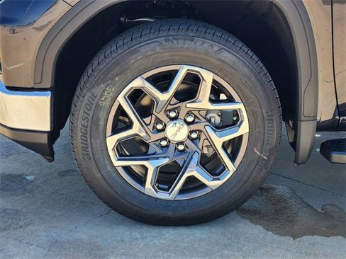 New 2026 GMC Sierra 1500 SLT image 9