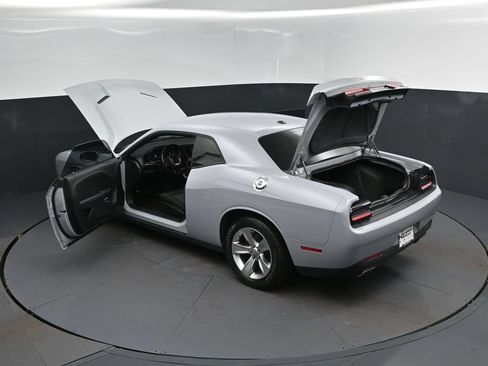 Used 2022 Dodge Challenger SXT RWD image 46