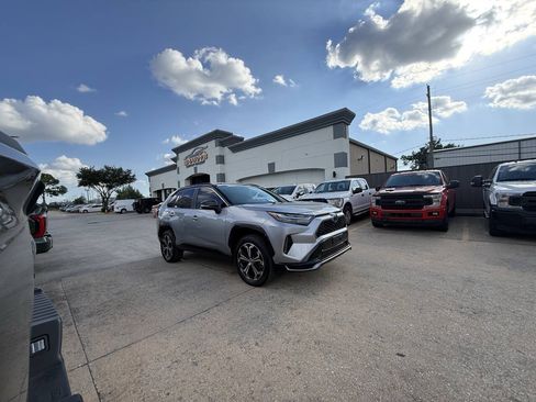 Used 2024 Toyota RAV4 XSE AWD/4WD image 42