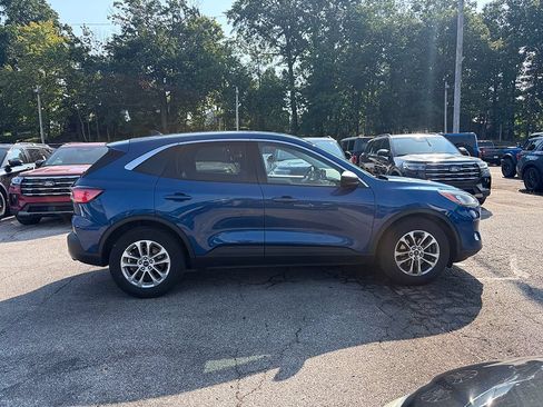 Used 2022 Ford Escape SE w/ Convenience Package FWD image 3