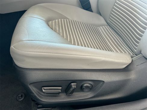 Used 2024 Toyota Camry SE image 13