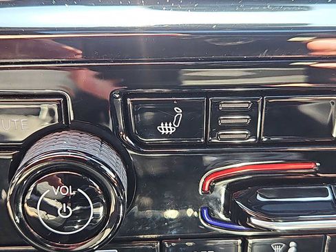 Used 2023 Jeep Grand Cherokee Altitude image 19