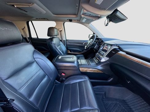 Used 2020 GMC Yukon Denali w/ Open Road Package RWD image 35