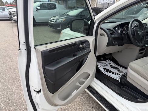 Used 2013 Dodge Grand Caravan American Value Package image 9