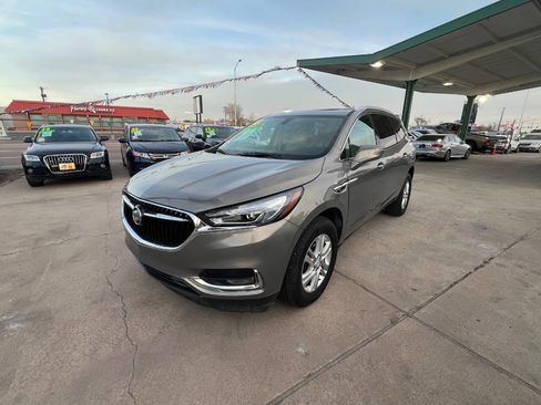 Used 2018 Buick Enclave Essence AWD/4WD image 3