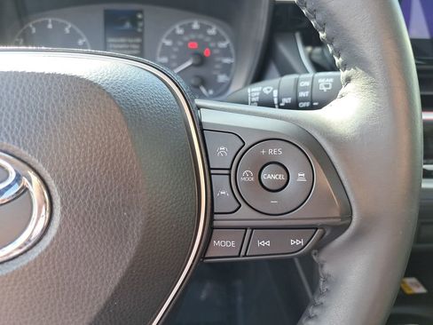 Certified 2023 Toyota Corolla Cross LE image 19