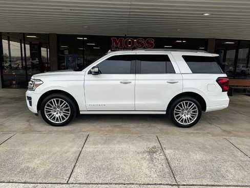 Certified 2022 Ford Expedition Platinum image 7