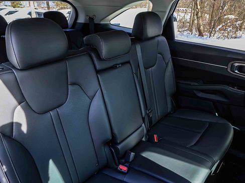 Certified 2023 Kia Sorento S image 25