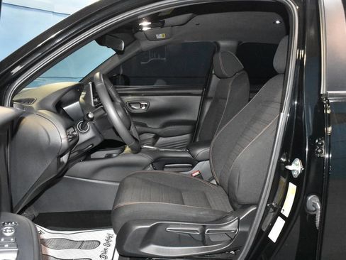 Used 2025 Honda HR-V Sport image 6