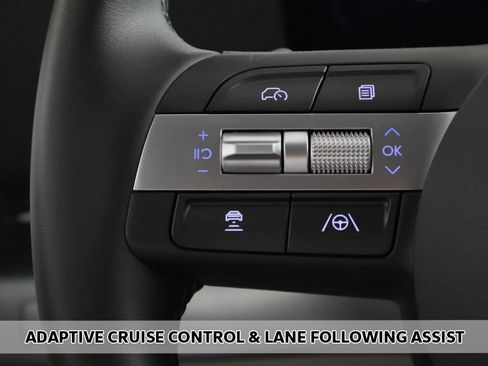Used 2025 Hyundai Kona SEL FWD image 4