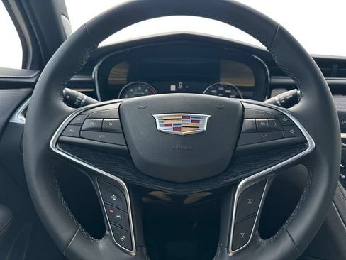 Used 2025 Cadillac XT5 Premium Luxury AWD/4WD image 19