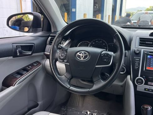 Used 2012 Toyota Camry XLE w/ Leather Pkg FWD image 17