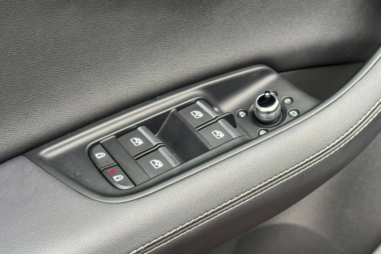 Used 2025 Audi Q7 3.0T Premium Plus AWD/4WD image 22