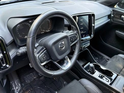 Used 2019 Volvo XC40 T5 R-Design AWD/4WD image 10