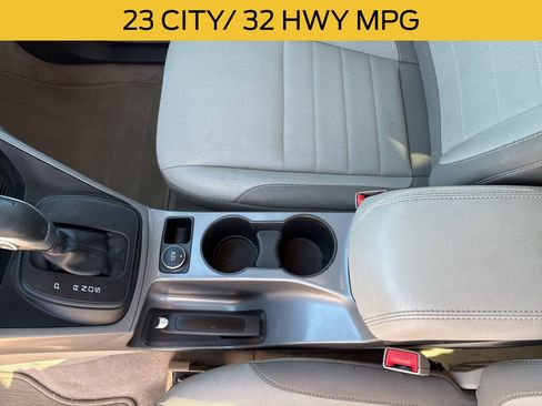 Used 2016 Ford Escape SE FWD image 18