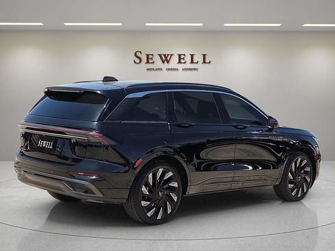 Certified 2024 Lincoln Nautilus Black Label w/ Jet Appearance Package (87T) AWD/4WD image 4