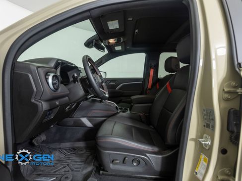 Used 2024 Chevrolet Colorado Z71 w/ Z71 Convenience Package 2 AWD/4WD image 11