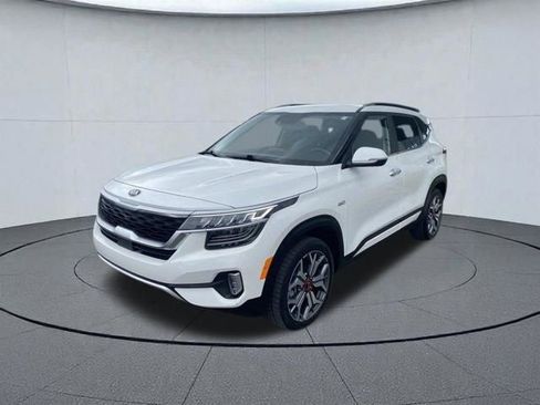 Used 2021 Kia Seltos SX w/ SX Sunroof Package AWD/4WD image 3