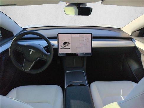 Used 2021 Tesla Model 3 Standard Range Plus image 18