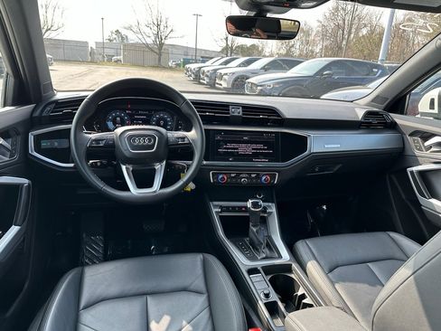 Used 2025 Audi Q3 2.0T Premium image 10