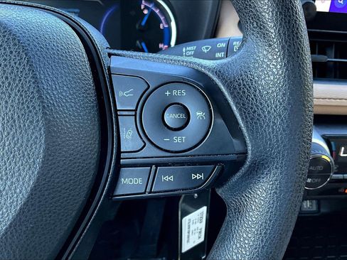 Used 2023 Toyota RAV4 LE image 18