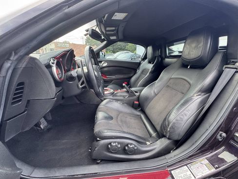 Used 2010 Nissan 370Z Touring RWD image 6