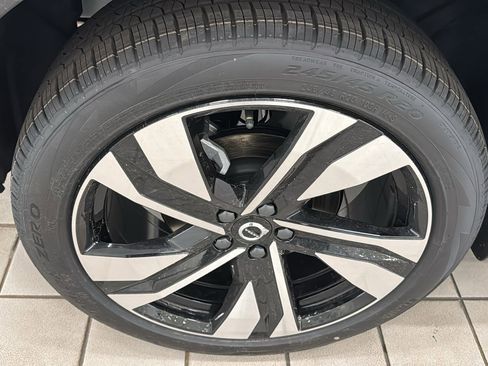 Used 2026 Volvo XC40 B5 Ultra w/ Protection Package Premier image 31