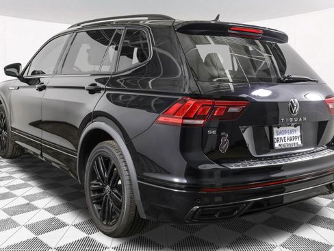 Used 2022 Volkswagen Tiguan SE R-Line image 17