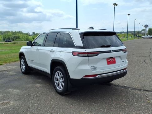 Used 2022 Jeep Grand Cherokee Limited AWD/4WD image 3