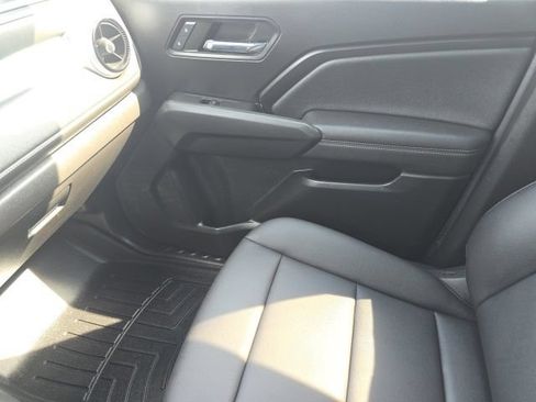 Used 2024 Chevrolet Colorado LT w/ LT Convenience Package III AWD/4WD image 34