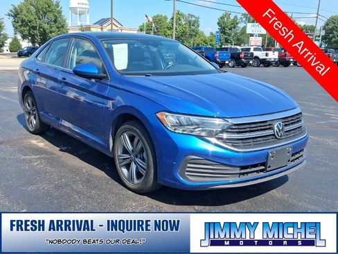 Used 2024 Volkswagen Jetta SE FWD image 1