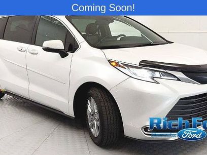 Used 2025 Toyota Sienna Limited