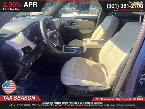 Used 2023 Chevrolet Traverse LS image 15