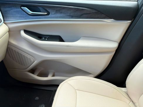 New 2026 Jeep Grand Cherokee Limited AWD/4WD image 19