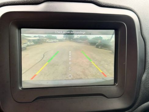 Used 2018 Jeep Renegade Limited FWD image 11