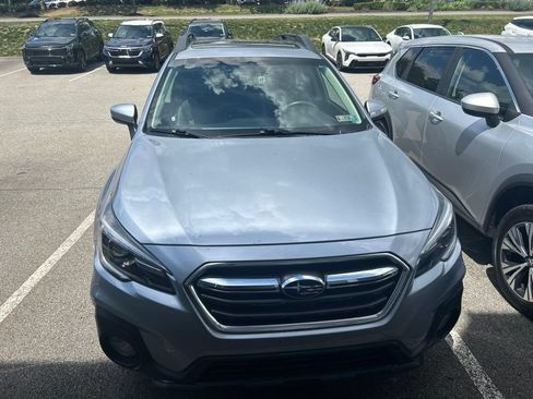 Used 2019 Subaru Outback 2.5i Limited AWD/4WD image 2