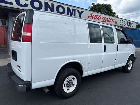 Used 2015 GMC Savana 2500 RWD image 3