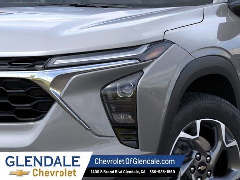 New 2026 Chevrolet Trax LT w/ Driver Confidence Package image 6