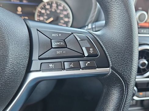Used 2025 Nissan Sentra SV FWD image 22