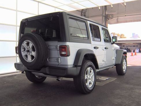 Used 2022 Jeep Wrangler Unlimited Sport image 2