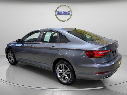 Used 2019 Volkswagen Jetta R-Line w/ R-Line Cold Weather Package FWD image 3