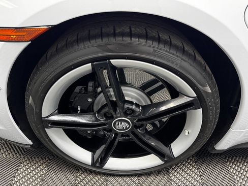 Used 2022 Porsche Taycan 4S image 19