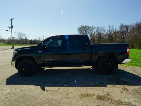 Used 2020 Toyota Tundra SR5 w/ SR5 Upgrade Package image 5