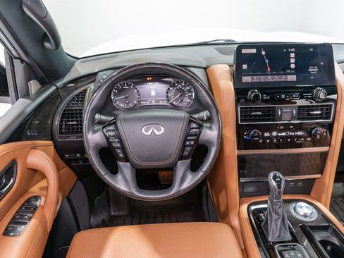 Used 2024 INFINITI QX80 Sensory AWD/4WD image 11