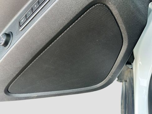 Used 2020 Chevrolet Equinox Premier FWD image 18